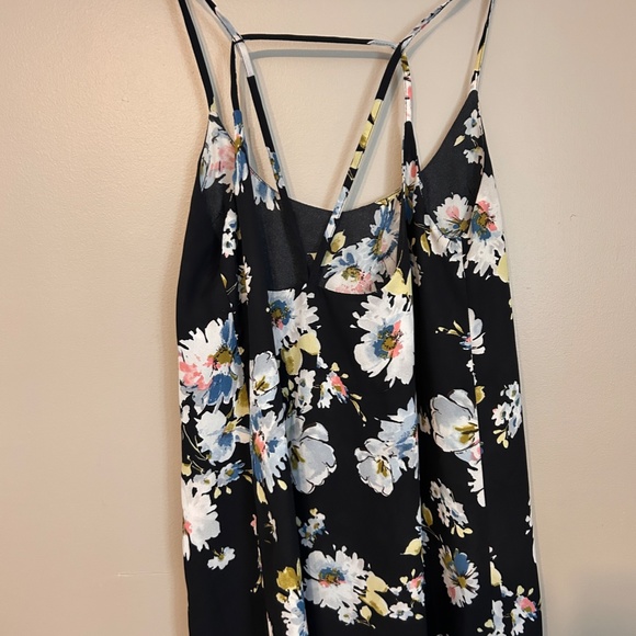 Black and Floral Dress - Picture 2 of 4